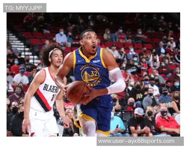 布克上半场表现出色17分钟内高效贡献13分5助攻2抢断助力球队攻防两端 布克上半场表现出色17分钟内高效贡献13分5助攻2抢断助力球队攻防两端