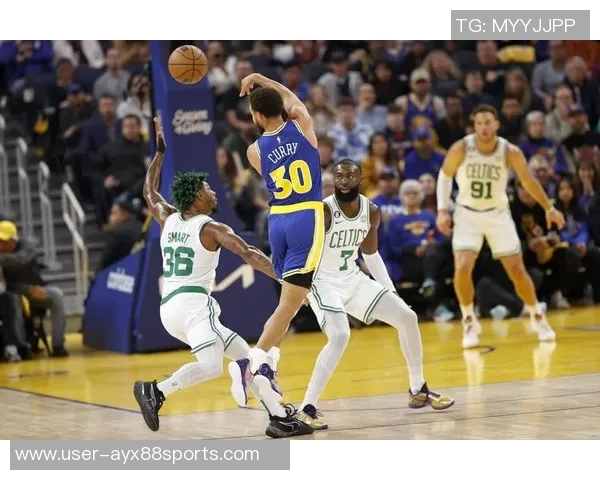 马祖拉称赞A西蒙斯手感火热助力球队攻防两端提升表现 马祖拉称赞A西蒙斯手感火热助力球队攻防两端提升表现